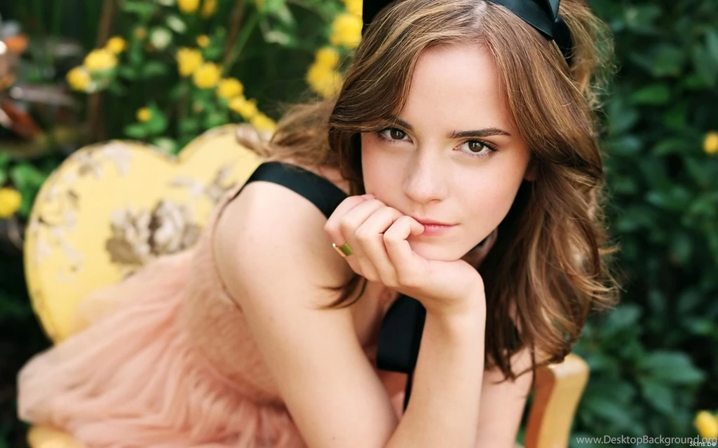 Emma Watson Widescreen (3) Wallpapers