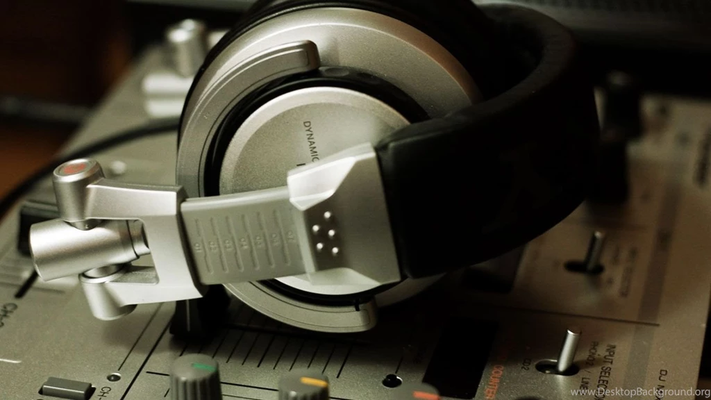1366x768 Sony MDR V700 Headphones Wallpaper, Music And Dance ...