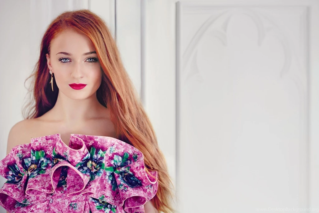 Game Of Thrones Sophie Turner & Sansa Stark Photos Tatler