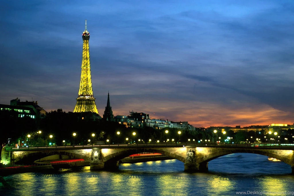 Eiffel Tower Paris At Night Free Wallpapers Page