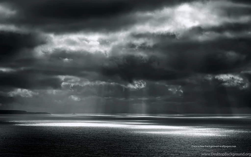 Beams Of Sunlight On Ocean Black & White Desktop Wallpapers ...