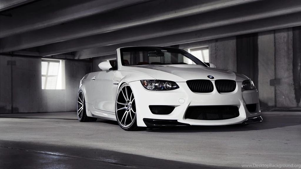 Download Stunning BMW M3 White Backgrounds Photo Wallpapers