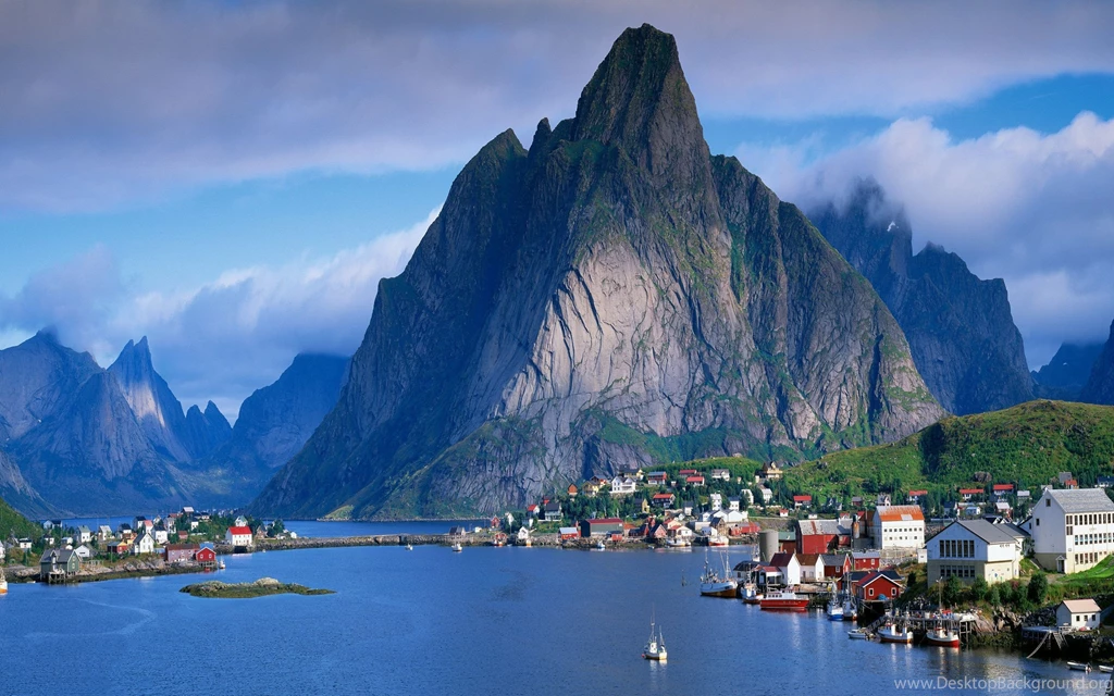 Town At The Foot Of The Mountains Wallpapers And Images ...