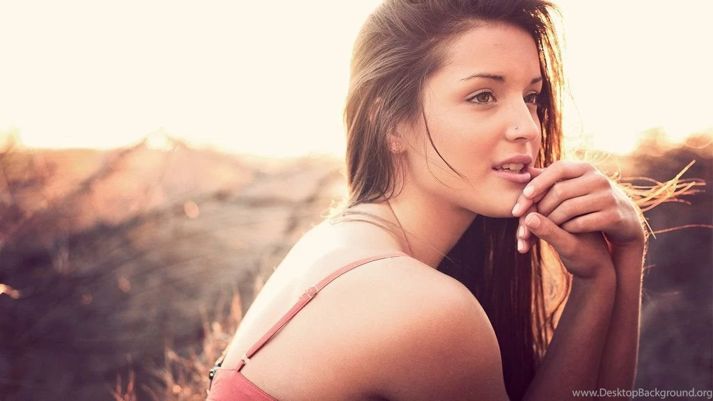 Girl Wallpapers