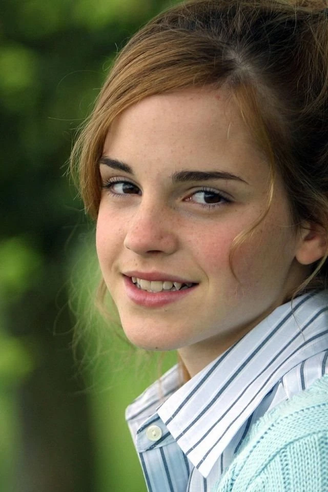 640x960 Emma Watson 7 Iphone 4 Wallpapers
