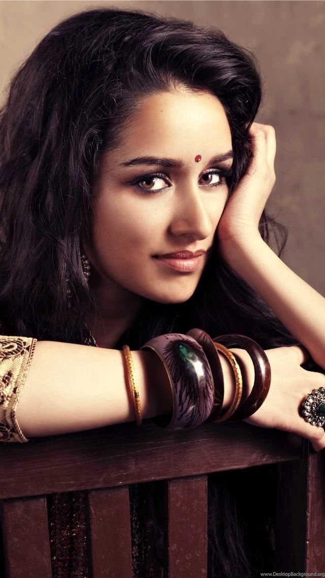 Shraddha Kapoor HD Wallpapers : Desktop : Tablet : Mobile