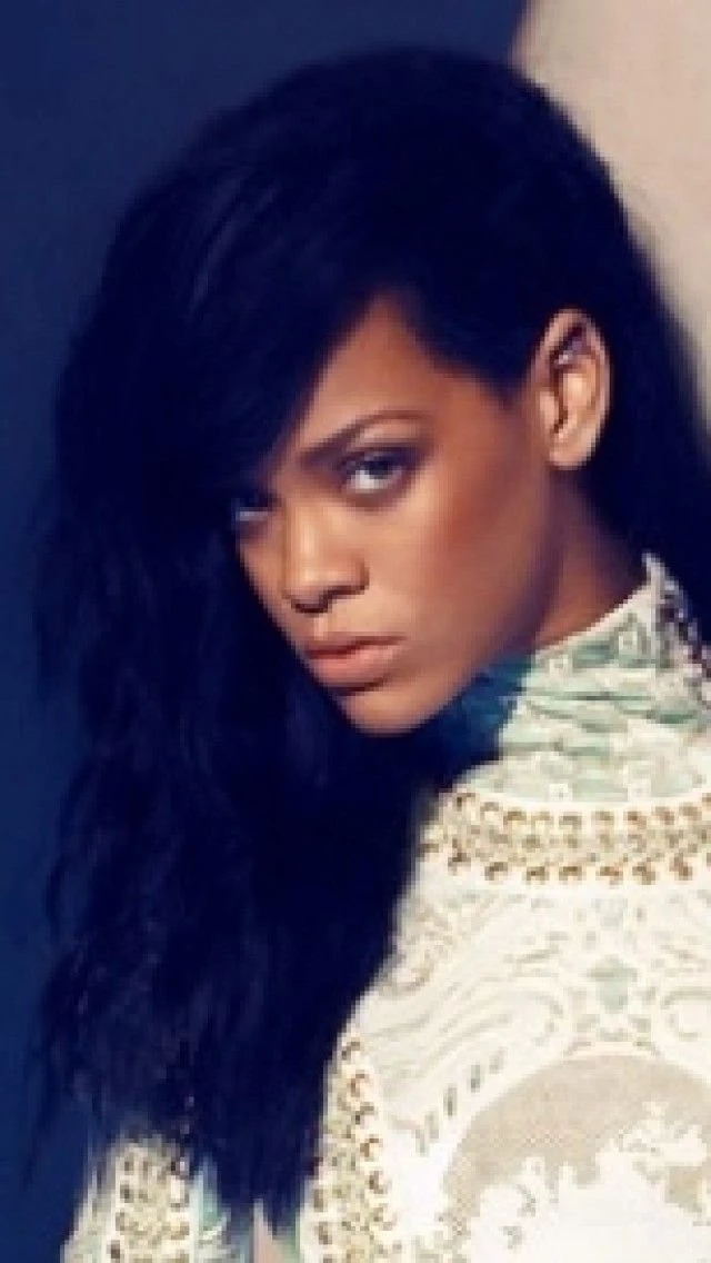 Free Rihanna iPhone Wallpapers
