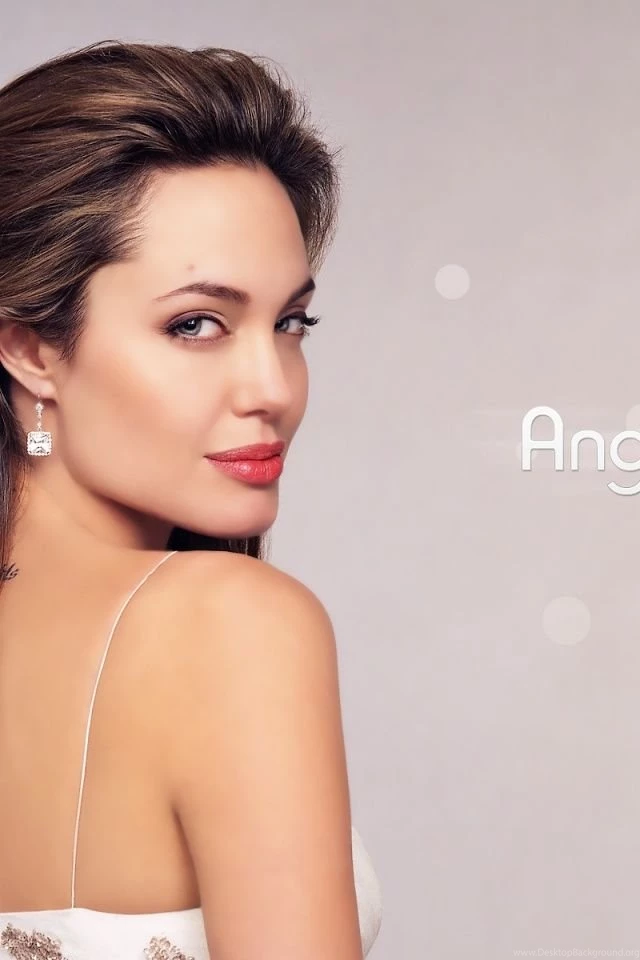 640x960 Angelina Jolie Beautiful Pink Iphone 4 Wallpapers