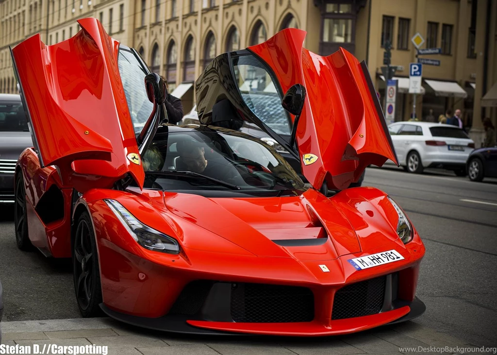 Mobile Ferrari LaFerrari Wallpapers