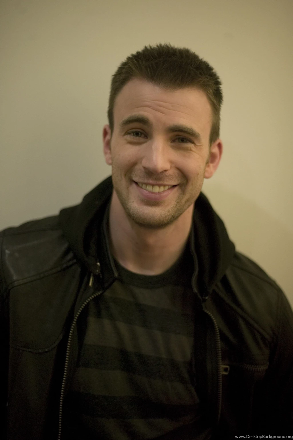Chris Evans Wallpaper Smiling Face.jpg