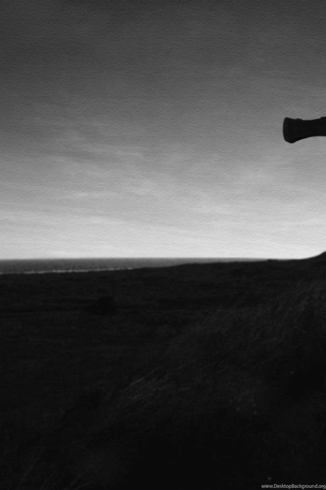 640x960 Cross And Grave Iphone 4 Wallpapers