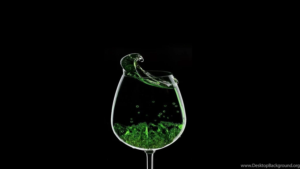 3D Glass Green Drink In Black Backgrounds