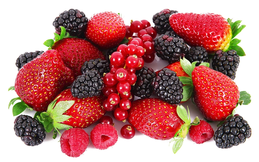 Download Wallpapers 3840x2400 Raspberries, Blackberries, Berries ...