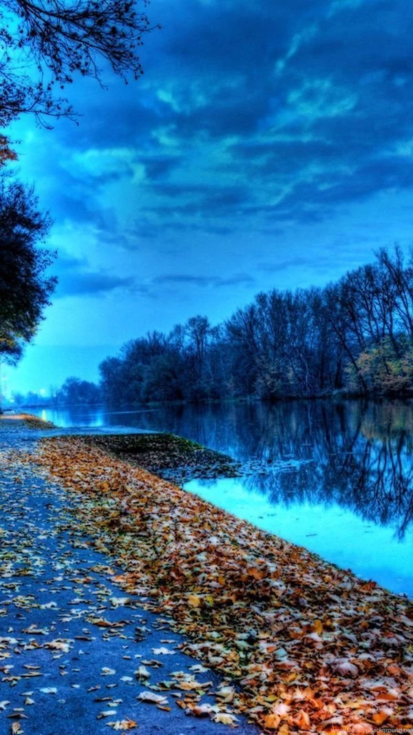 MODERN FREE IPHONE WALLPAPERS NO.5