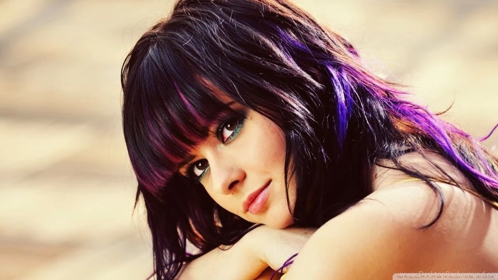 Girl With Dyed Hair HD Desktop Wallpapers : High Definition ...