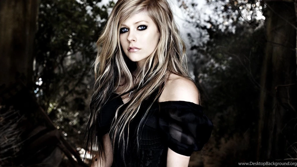 Avril Lavigne Wallpapers HD Download