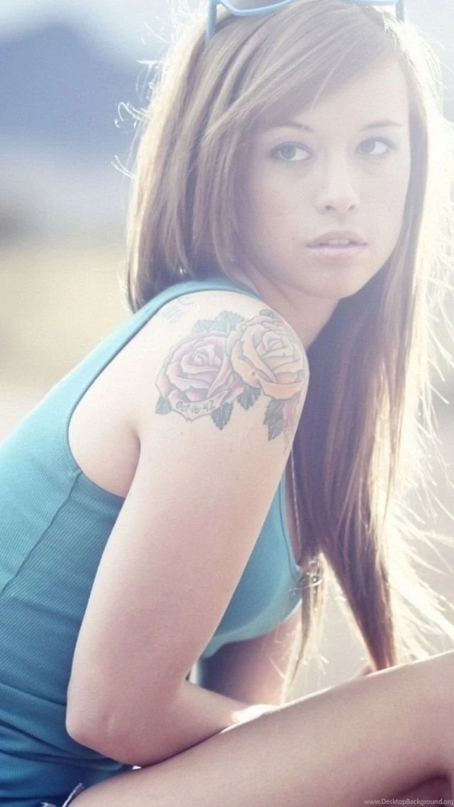 IWallpapers   10 Girls iPhone 5s Wallpapers