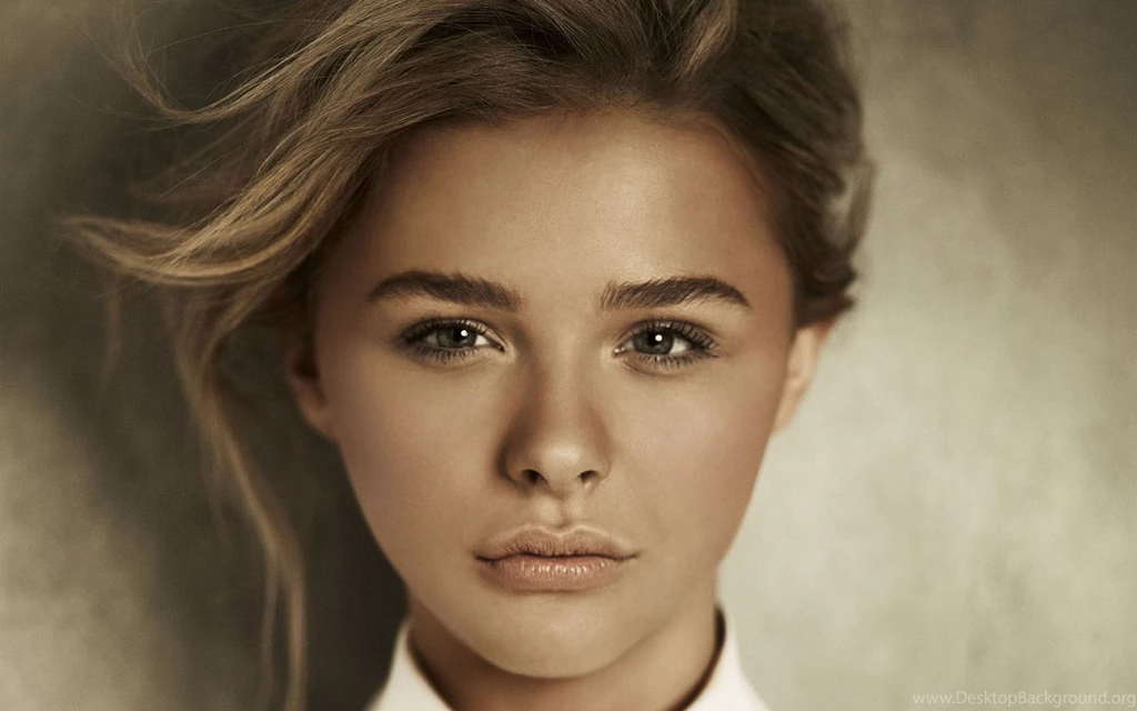 Chloe Moretz Wallpapers 6843 1366 X 768   WallpaperLayer.com