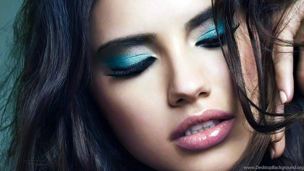 Lovely Adriana Lima Wallpapers