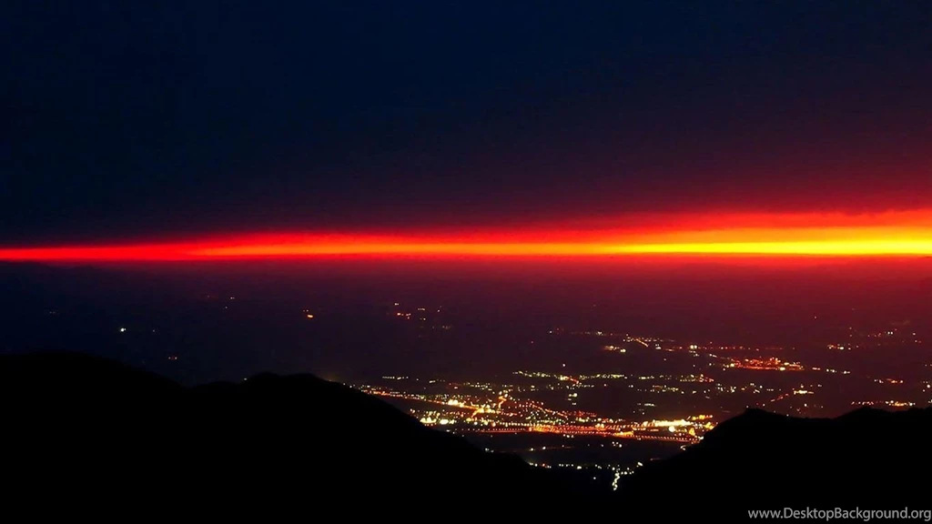 Free_High_resolution_wallpaper_00334_granadabynight_1366x768.jpg