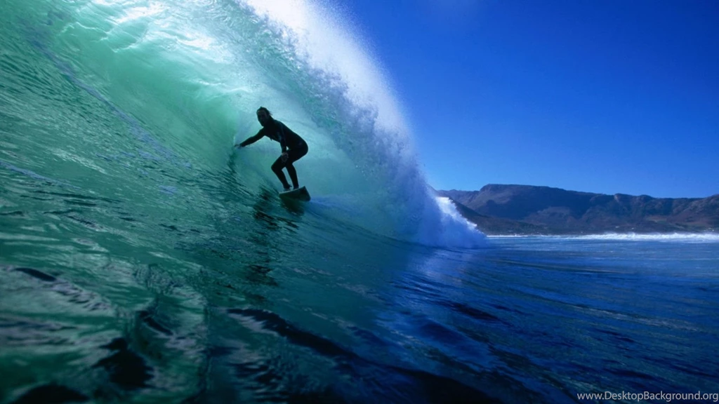 Beautiful Ocean Wave Surfing