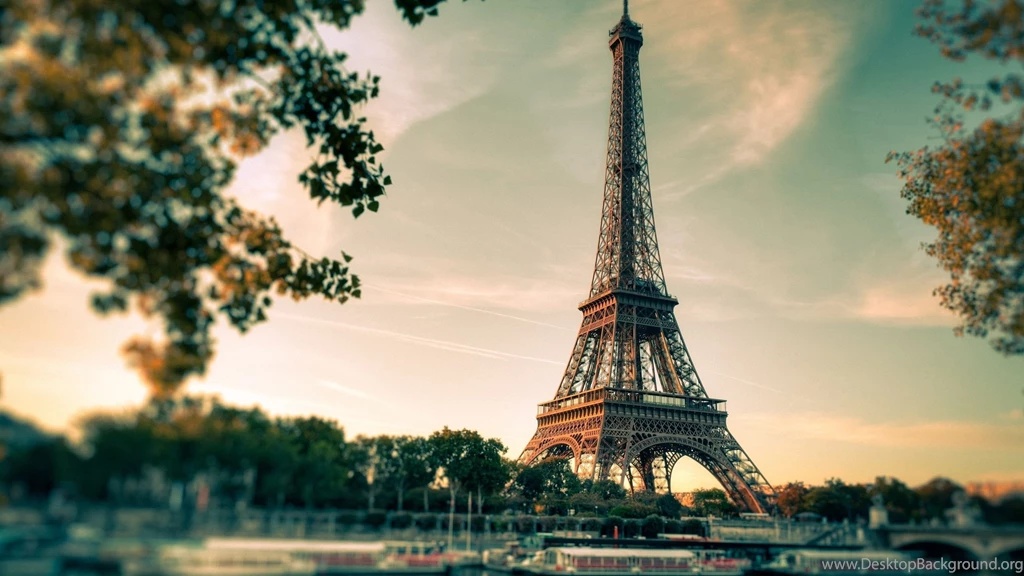 Lovely Eiffel Tower View Mac Wallpapers Download