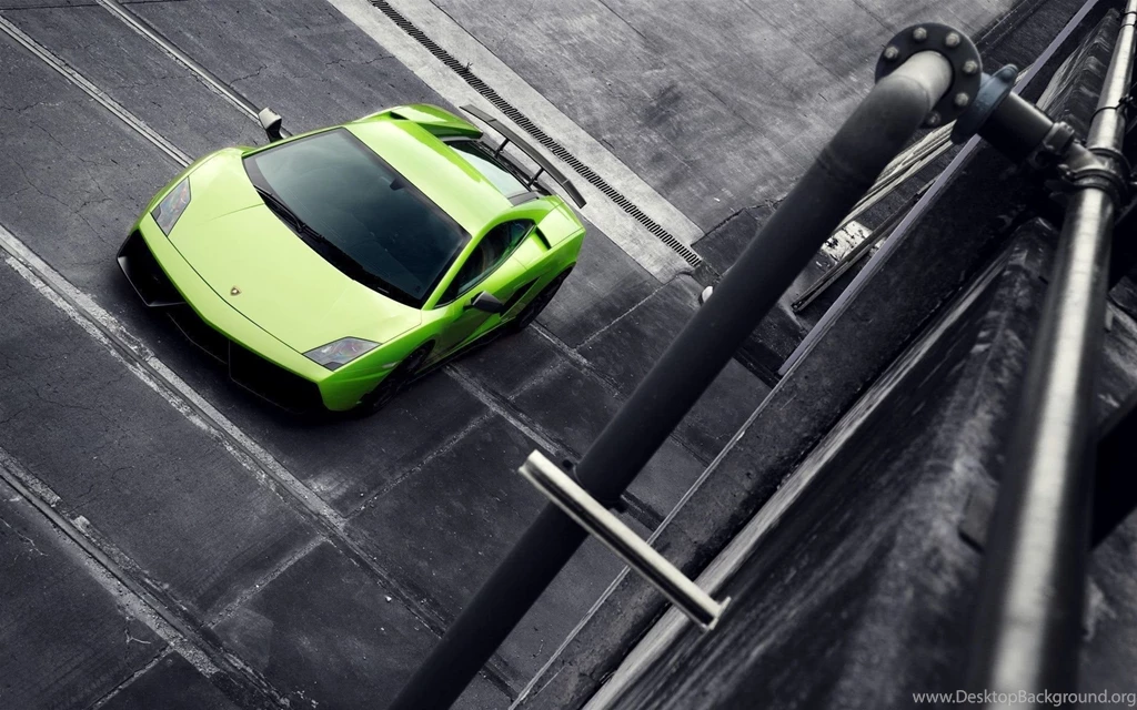 Green Lamborghini 1562485