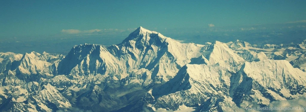 Free Snow Mountain Wallpaper for Desktop 1 1900x700_c.jpeg
