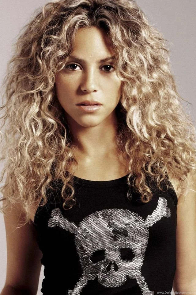 Shakira iPhone 4 Wallpapers [ 640 – 960 ]