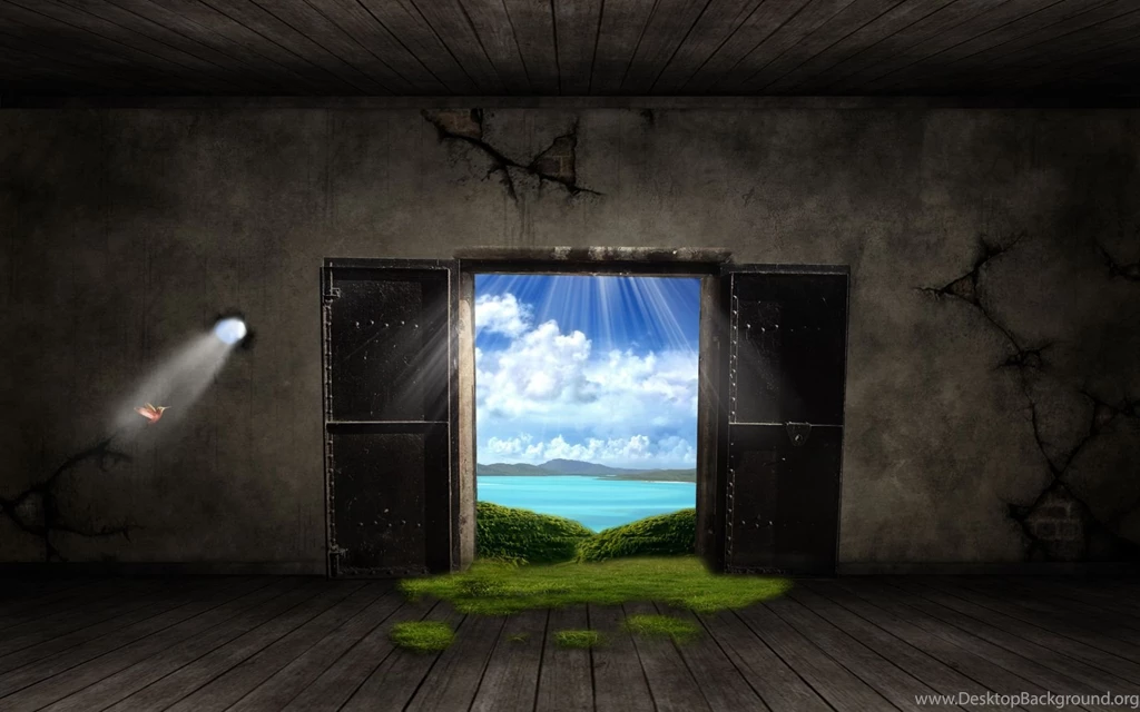 Fantasy Door Wallpapers