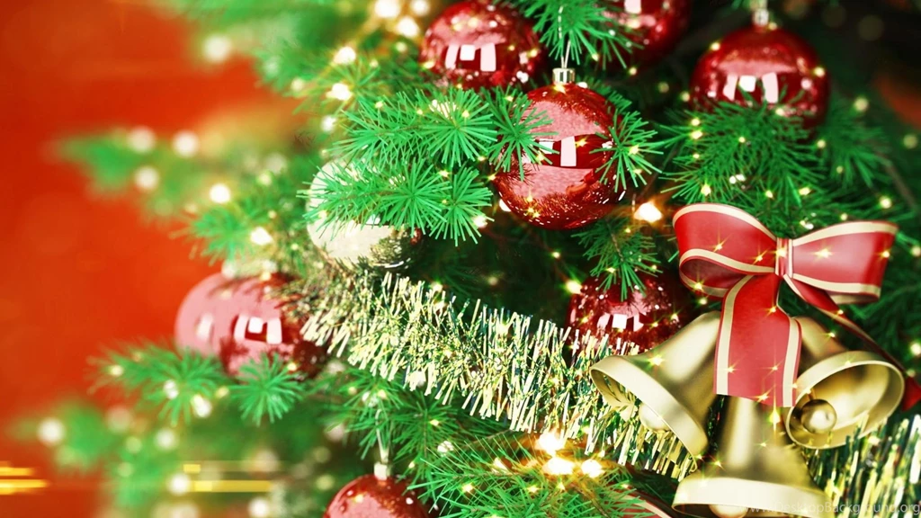 Beautiful Christmas Tree 1619130