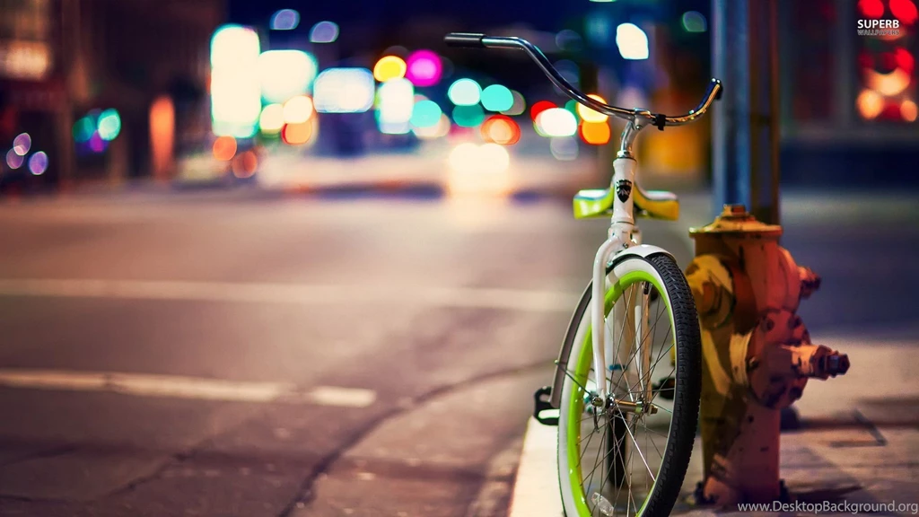 Bicycle On The City Street Wallpapers Photography Wallpapers