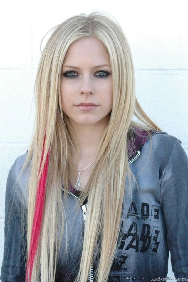 Download Avril Lavigne 2013 Look Wallpapers For iPhone 4