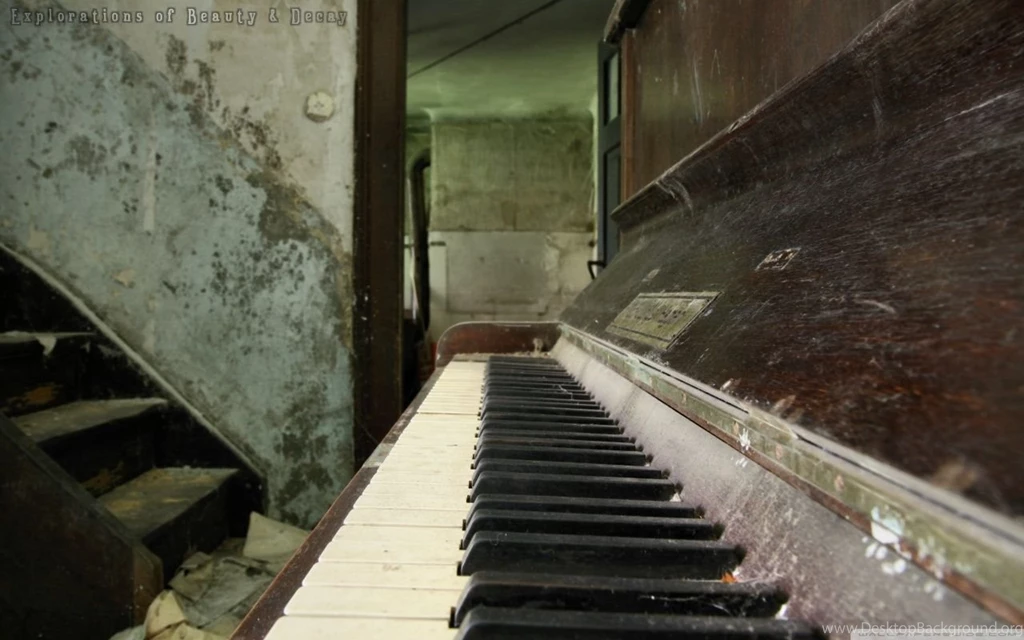 Old Piano HD Desktop Wallpapers : High Definition : Mobile