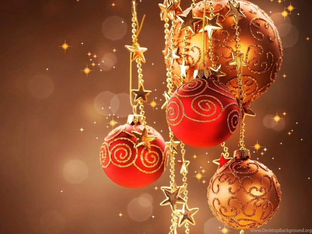 1024x768 Sparkling Christmas Balls Wallpapers