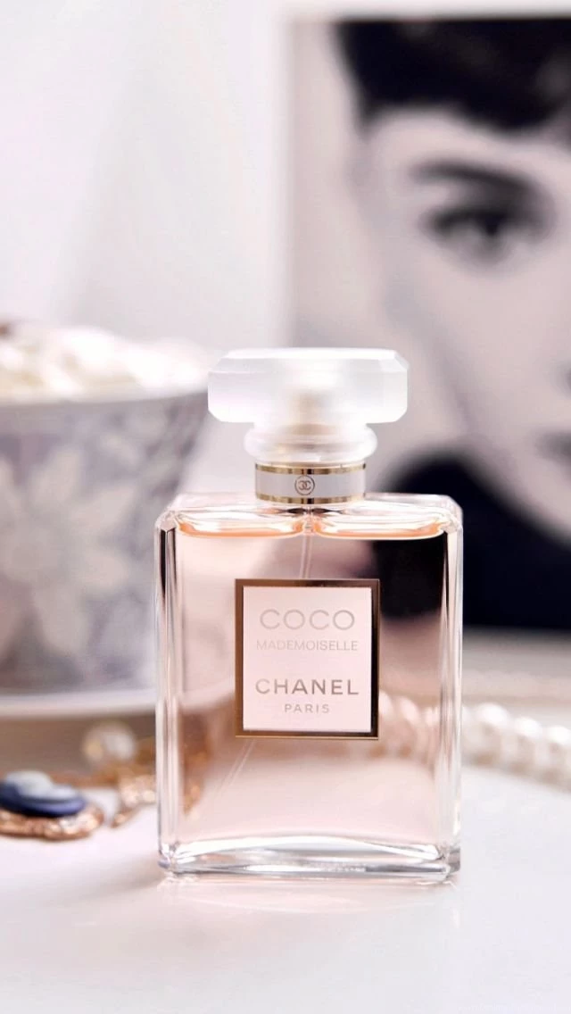 Chanel Coco Mademoiselle Perfume 640x1136.jpg