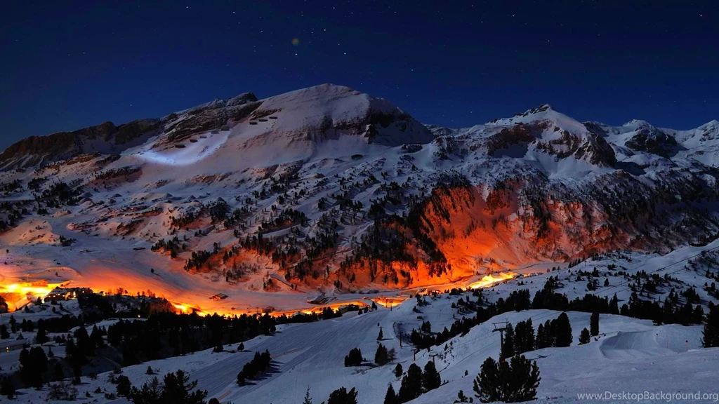 2560x1440 Mountain Night Lights Wallpapers