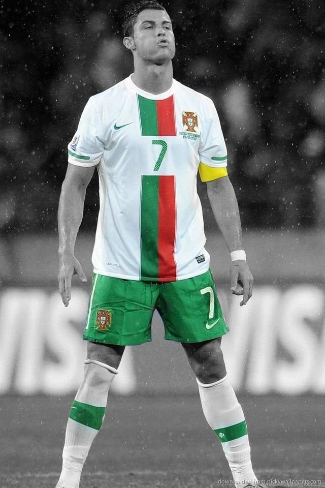 Download Cristiano Ronaldo Colorful Uniform Wallpapers For iPhone 4