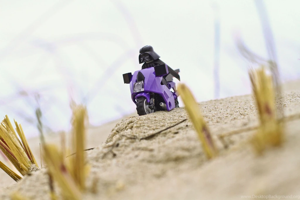 LEGO Darth Vader Picture – Middle Aged Biker [WALLPAPER]