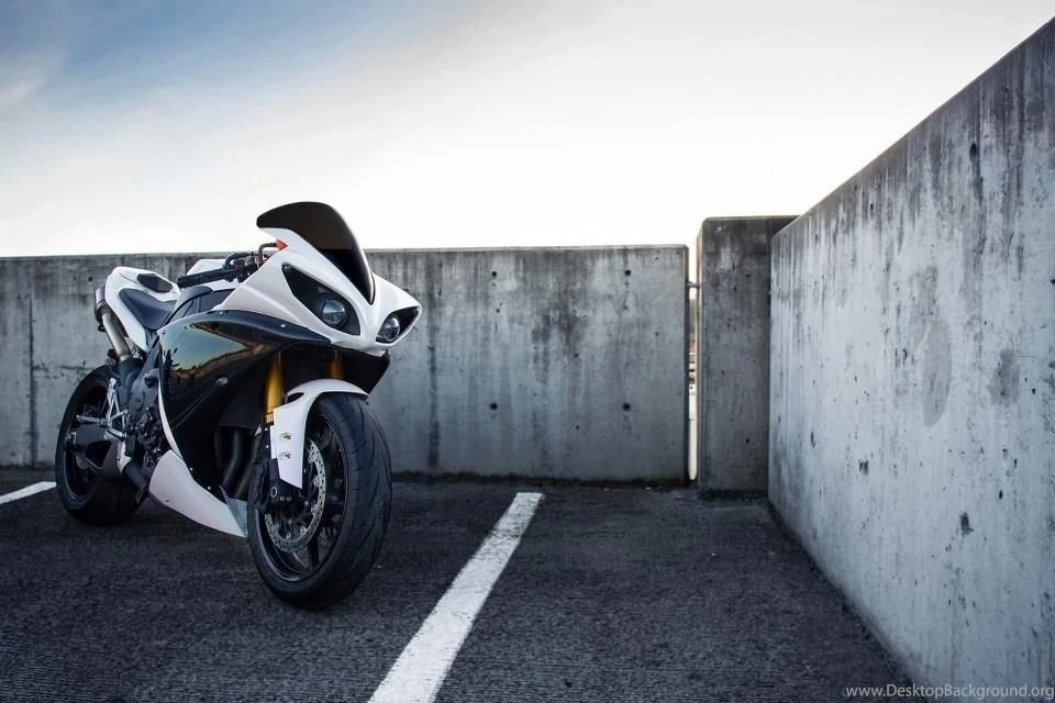 Yamaha R1 Bikes MotorCycle Wallpapers