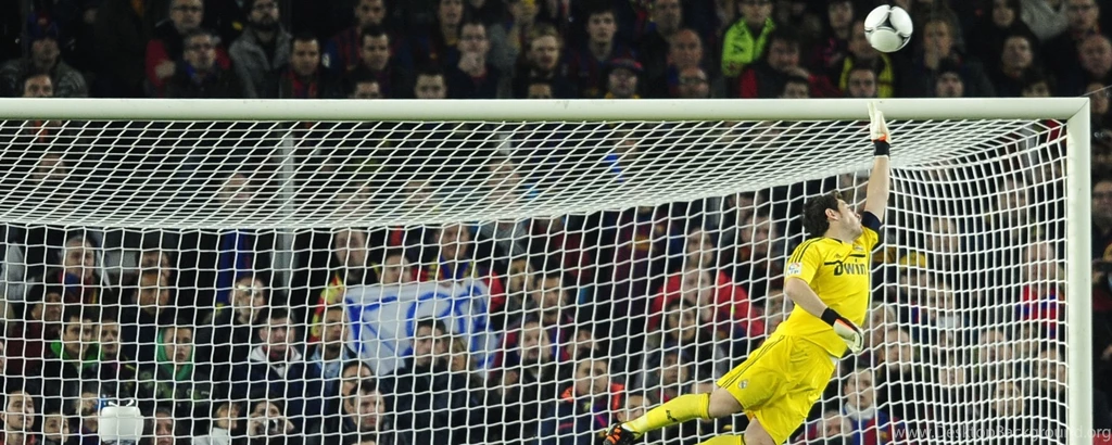 Download Wallpapers 2560x1024 Iker Casillas, Real Madrid, La Liga ...