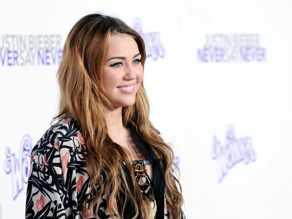 Miley Wallpapers ❤ Miley Cyrus Wallpapers (20372775) Fanpop