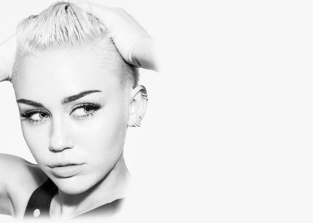 27 Hot Miley Cyrus Chrome Themes Desktop Wallpapers & More