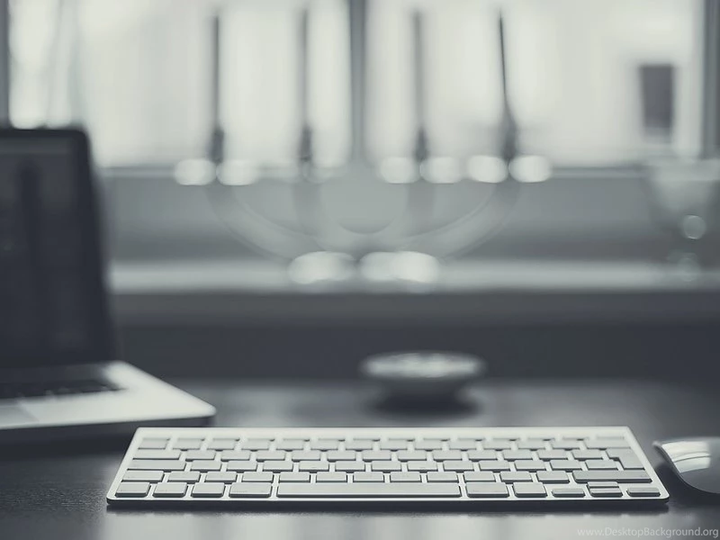 Mac Gadgets On A Desk Wallpapers Free Desktop Backgrounds And ...