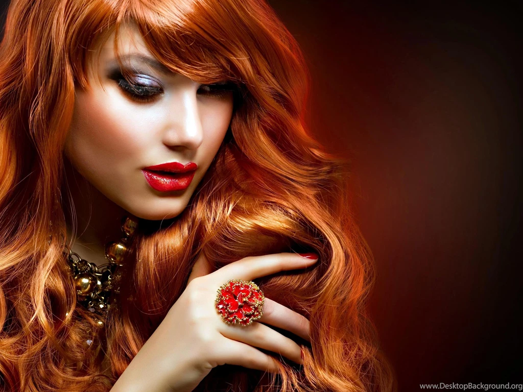 Amazing Women Wallpapers