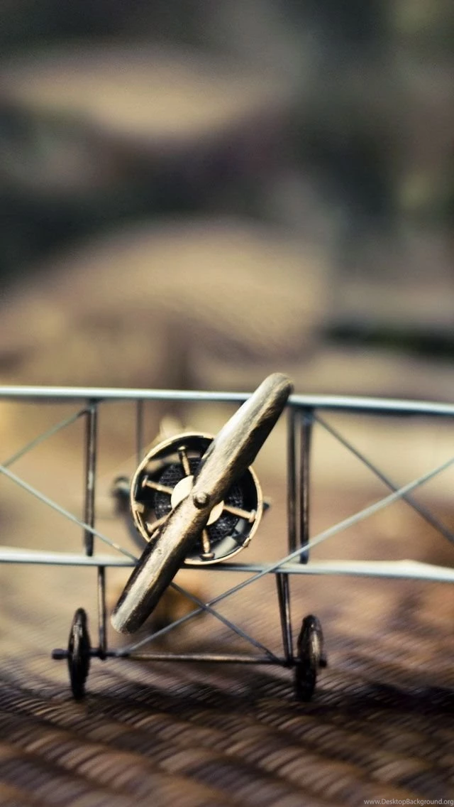 Retro iPhone 5s Wallpapers
