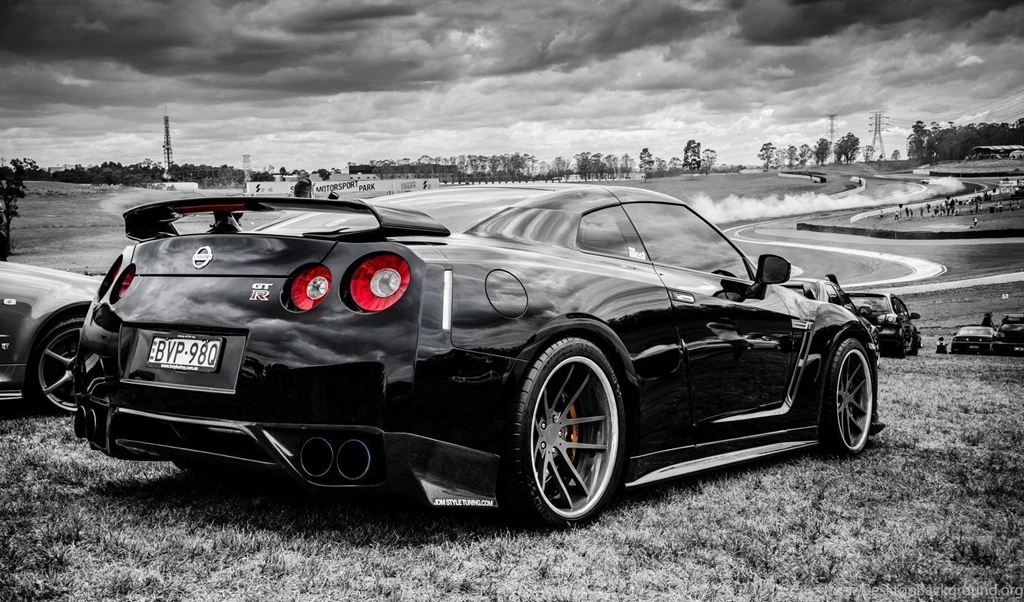 Black & White Nissan Skyline GT R Wallpapers