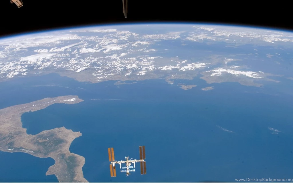 Widescreen_earth_from_space_005211_.jpg
