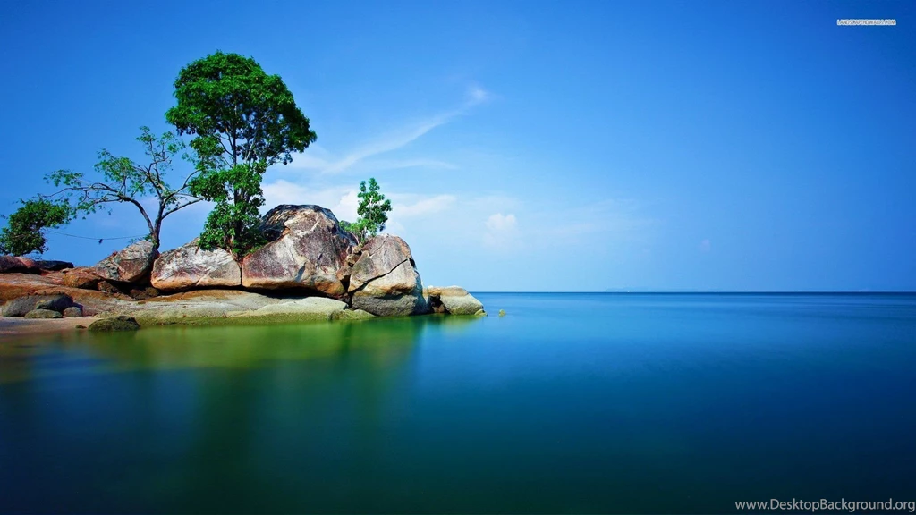 Calm Ocean By The Coast Wallpapers