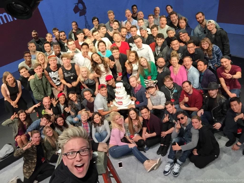 Lets Play… YOUTUBER I SPY! A Cake 4 Red Hats 5... Fandoms Are My ...